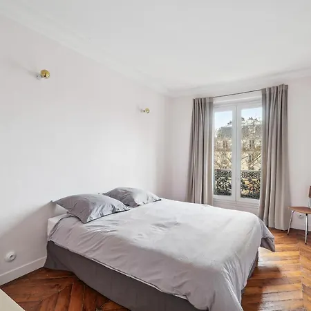 Apartment Spacious 'canal Saint Martin' For 6 By Weekome Paris
