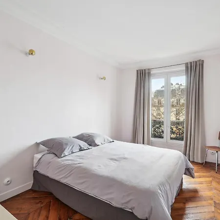 Apartment Spacious 'canal Saint Martin' For 6 By Weekome Paris