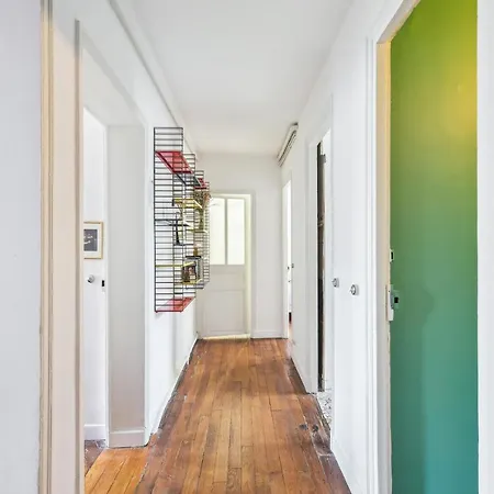 Spacious 'canal Saint Martin' For 6 By Weekome